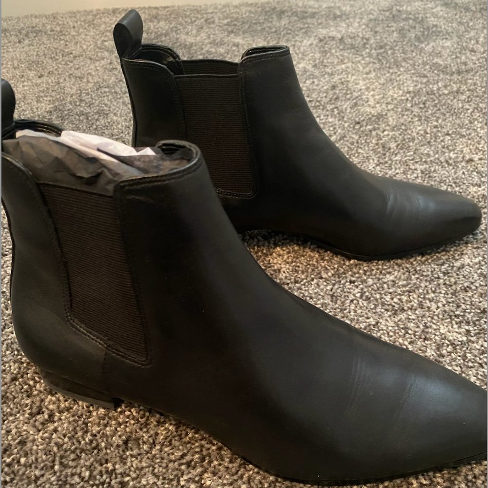 Women's Banana Republic NWB Black Ankle Boots